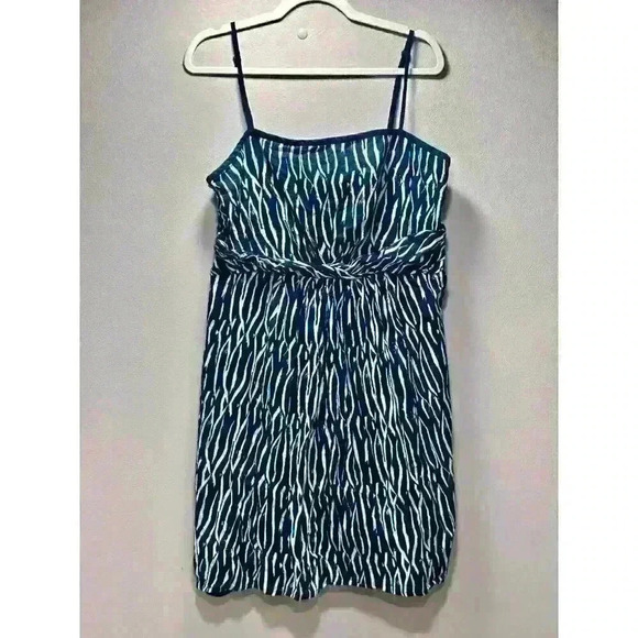 Versatile Blue & White Ruched Dress from Ann Taylor Loft - Size 14 - Picture 8 of 8
